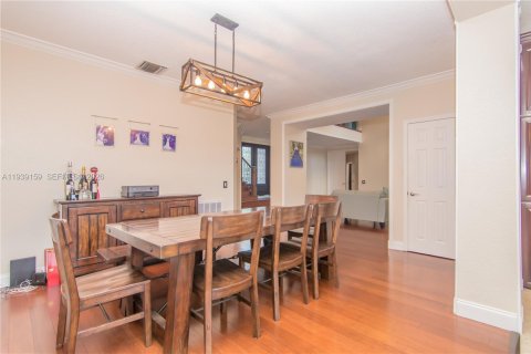 Villa ou maison à vendre à Pembroke Pines, Floride: 5 chambres, 352.29 m2 № 1996806 - photo 11