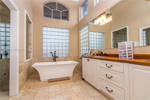 Villa ou maison à vendre à Pembroke Pines, Floride: 5 chambres, 352.29 m2 № 1996806 - photo 29