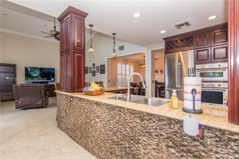 Villa ou maison à vendre à Pembroke Pines, Floride: 5 chambres, 352.29 m2 № 1996806 - photo 15