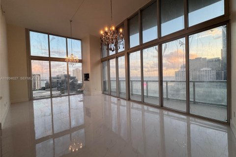 Condominio en venta en Miami, Florida, 3 dormitorios, 173.73 m2 № 1992391 - foto 5