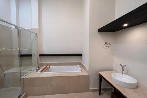 Condominio en venta en Miami, Florida, 3 dormitorios, 173.73 m2 № 1992391 - foto 29