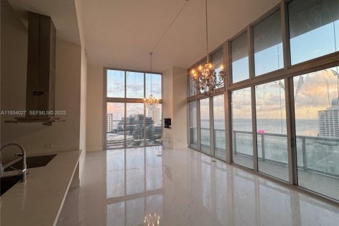 Condominio en venta en Miami, Florida, 3 dormitorios, 173.73 m2 № 1992391 - foto 4