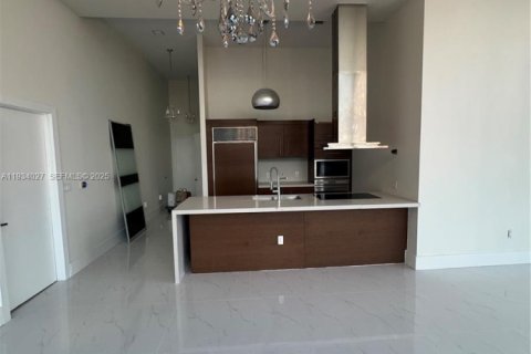 Condominio en venta en Miami, Florida, 3 dormitorios, 173.73 m2 № 1992391 - foto 17