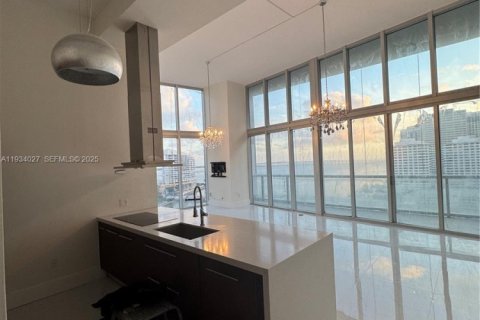 Condominio en venta en Miami, Florida, 3 dormitorios, 173.73 m2 № 1992391 - foto 15