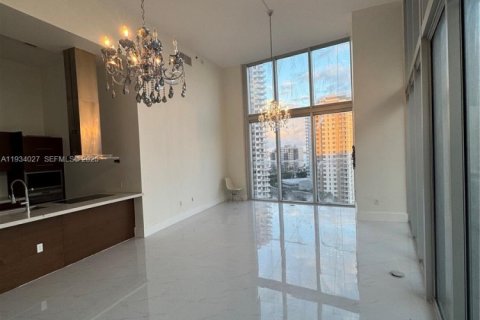 Condominio en venta en Miami, Florida, 3 dormitorios, 173.73 m2 № 1992391 - foto 18
