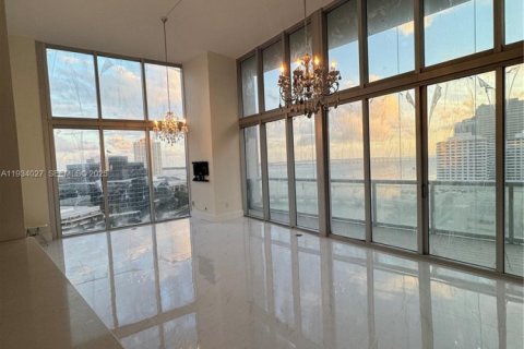 Condominio en venta en Miami, Florida, 3 dormitorios, 173.73 m2 № 1992391 - foto 20