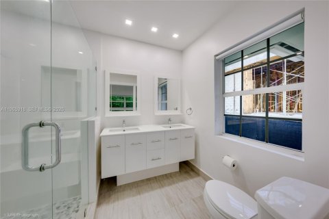 Снять в аренду виллу или дом в Бэл-Харбор, Флорида 4 спальни, 207.36м2, № 2027854 - фото 19