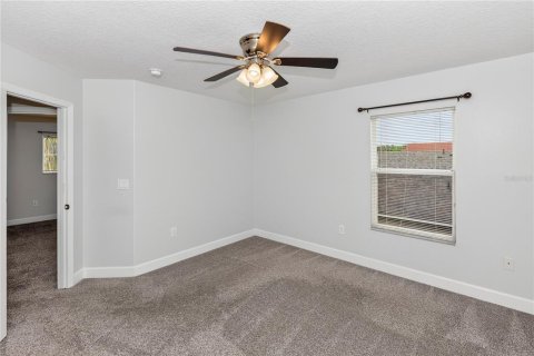 House in STONEYBROOK HILLS in Mount Dora, Florida 4 bedrooms, 299.05 sq.m. № 2280644 - photo 18