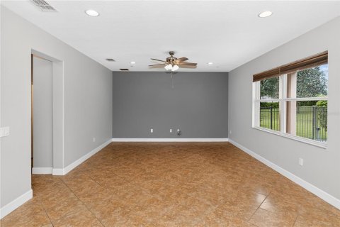 House in STONEYBROOK HILLS in Mount Dora, Florida 4 bedrooms, 299.05 sq.m. № 2280644 - photo 13