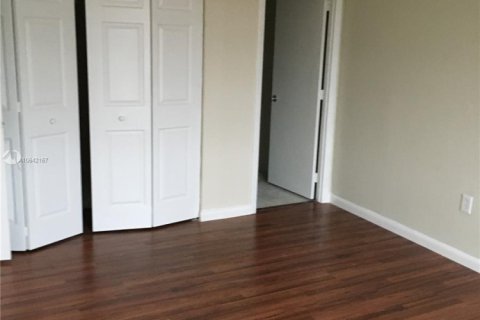 Condo in Lauderhill, Florida, 2 bedrooms  № 1753203 - photo 7