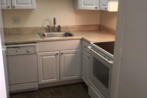 Condo in Lauderhill, Florida, 2 bedrooms  № 1753203 - photo 16