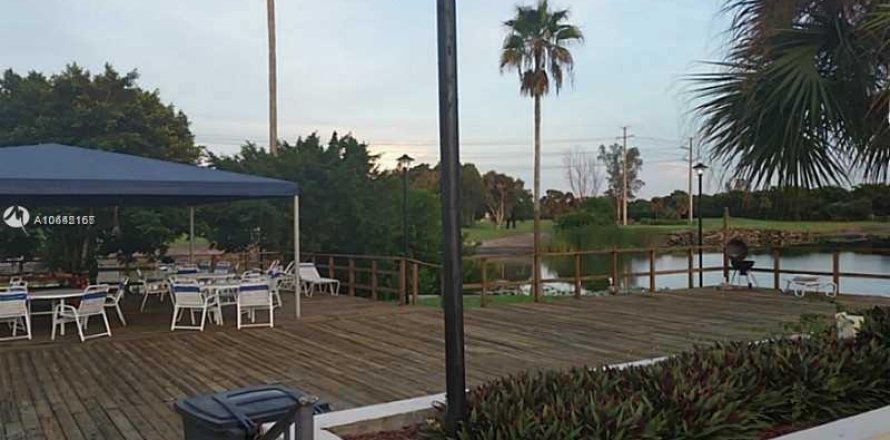 Condo in Lauderhill, Florida, 2 bedrooms  № 1753203