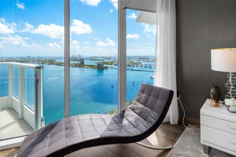 Condo in Miami, Florida, 2 bedrooms  № 1941949 - photo 16