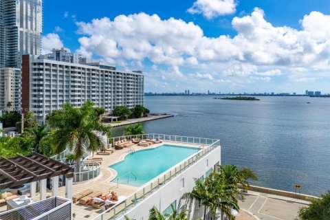 Condo in Miami, Florida, 2 bedrooms  № 1941949 - photo 30