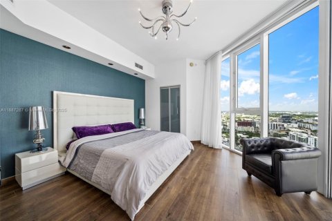 Condo in Miami, Florida, 2 bedrooms  № 1941949 - photo 21