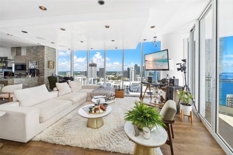 Condo in Miami, Florida, 2 bedrooms  № 1941949 - photo 7