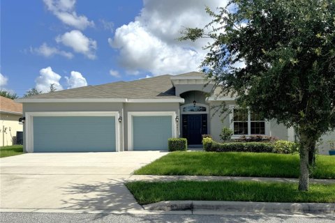 House in Haines City, Florida 4 bedrooms, 237.64 sq.m. № 2220660