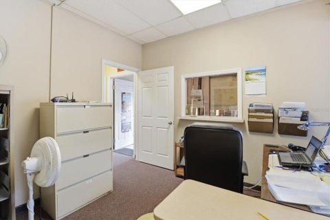 Commercial property in Inverness, Florida 126.9 sq.m. № 2098036 - photo 20