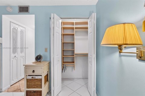Condo in Margate, Florida, 1 bedroom № 2185952 - photo 17