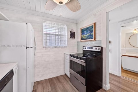 Condo in Margate, Florida, 1 bedroom № 2185952 - photo 24