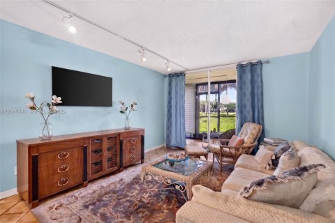 Condo in Margate, Florida, 1 bedroom № 2185952 - photo 10