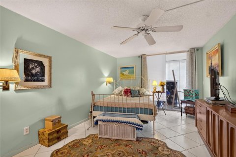 Condo in Margate, Florida, 1 bedroom № 2185952 - photo 14