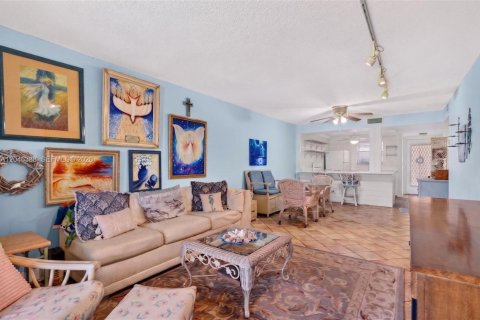 Condo in Margate, Florida, 1 bedroom № 2185952 - photo 8