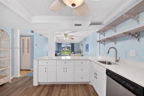 Condo in Margate, Florida, 1 bedroom № 2185952 - photo 2