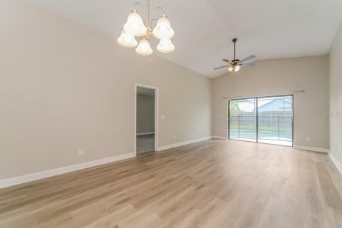 Villa ou maison à louer à Orlando, Floride: 3 chambres, 142.7 m2 № 2258197 - photo 5