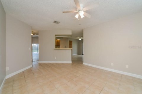 Villa ou maison à louer à Orlando, Floride: 3 chambres, 142.7 m2 № 2258197 - photo 9