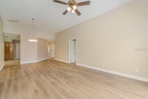 Villa ou maison à louer à Orlando, Floride: 3 chambres, 142.7 m2 № 2258197 - photo 4