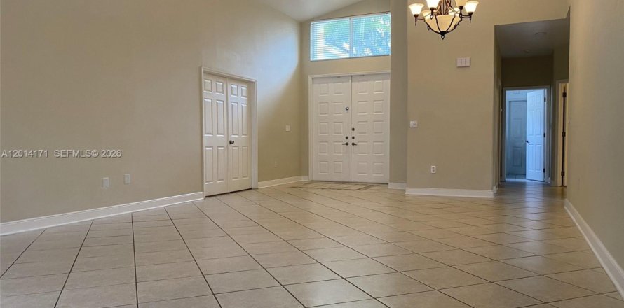 Casa en Hollywood, Florida 3 dormitorios, 255.39 m2 № 2076206