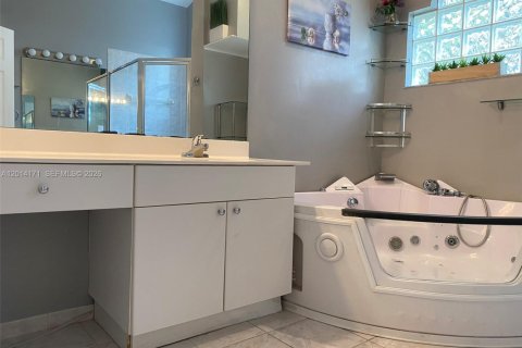 Casa en alquiler en Hollywood, Florida, 3 dormitorios, 255.39 m2 № 2076206 - foto 16