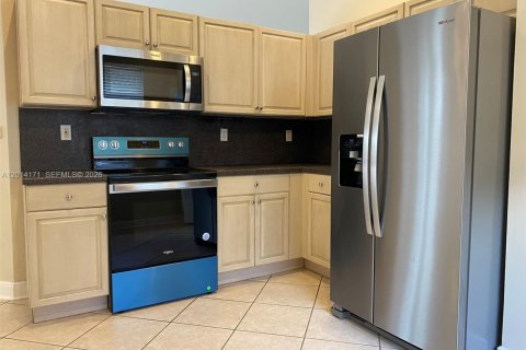 Casa en alquiler en Hollywood, Florida, 3 dormitorios, 255.39 m2 № 2076206 - foto 5