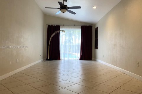 Casa en alquiler en Hollywood, Florida, 3 dormitorios, 255.39 m2 № 2076206 - foto 11