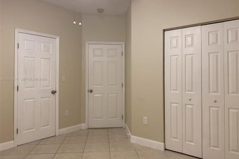 Casa en alquiler en Hollywood, Florida, 3 dormitorios, 255.39 m2 № 2076206 - foto 21