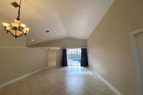 Casa en alquiler en Hollywood, Florida, 3 dormitorios, 255.39 m2 № 2076206 - foto 2