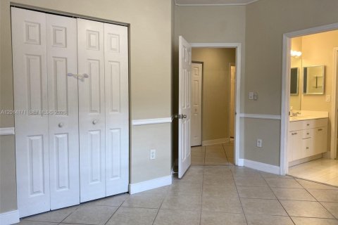 Casa en alquiler en Hollywood, Florida, 3 dormitorios, 255.39 m2 № 2076206 - foto 23