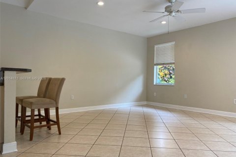 Casa en alquiler en Hollywood, Florida, 3 dormitorios, 255.39 m2 № 2076206 - foto 8