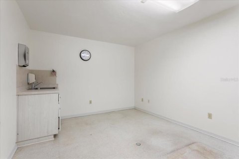 Immobilier commercial à louer à Gainesville, Floride: 423.45 m2 № 2134003 - photo 10