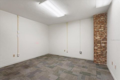 Immobilier commercial à louer à Gainesville, Floride: 423.45 m2 № 2134003 - photo 7