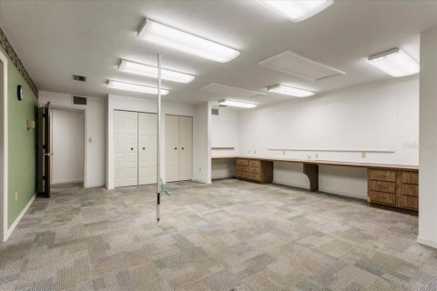 Immobilier commercial à louer à Gainesville, Floride: 423.45 m2 № 2134003 - photo 8