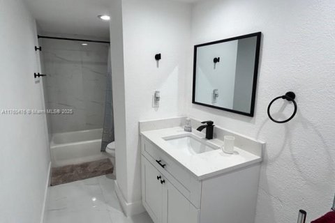 Condo in Hollywood, Florida, 1 bedroom  № 1716054 - photo 19