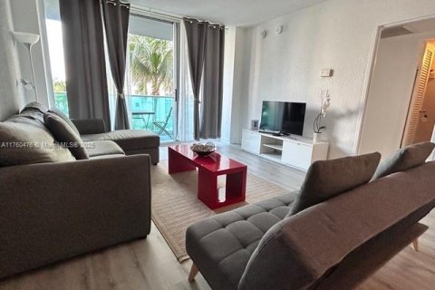 Condo in Hollywood, Florida, 1 bedroom  № 1716054 - photo 4