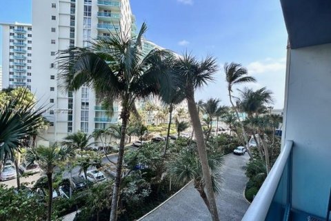Condo in Hollywood, Florida, 1 bedroom  № 1716054 - photo 26