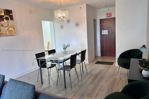 Condo in Hollywood, Florida, 1 bedroom  № 1716054 - photo 10