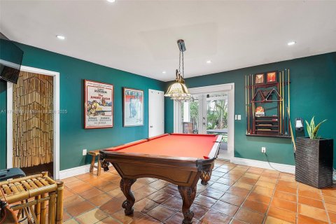 House in Biscayne Park, Florida 4 bedrooms, 124.02 sq.m. № 1704923 - photo 21