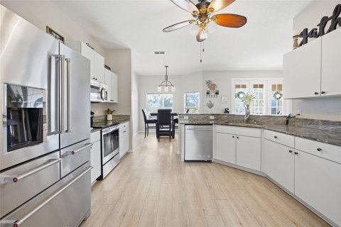 Casa en venta en Ocala, Florida, 4 dormitorios, 212.37 m2 № 2123426 - foto 5