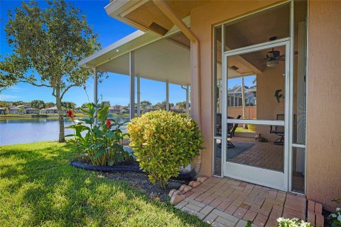 Купить виллу или дом в Уэст-Палм-Бич, Флорида 3 спальни, 167.5м2, № 1997132 - фото 28