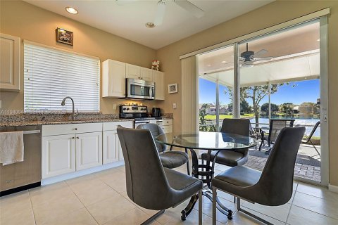 Купить виллу или дом в Уэст-Палм-Бич, Флорида 3 спальни, 167.5м2, № 1997132 - фото 14